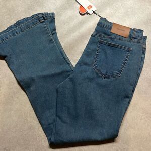 Cider Demin women’s flare denim jeans. Size XL. NWT